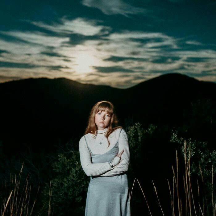 Album Review: Courtney Marie Andrews – ‘Old Flowers’ (For Country Universe)
